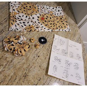 Vtg H&W Roberts Silky Animal Fluer de lis Link Print Scarf Scrunchie Earring Set